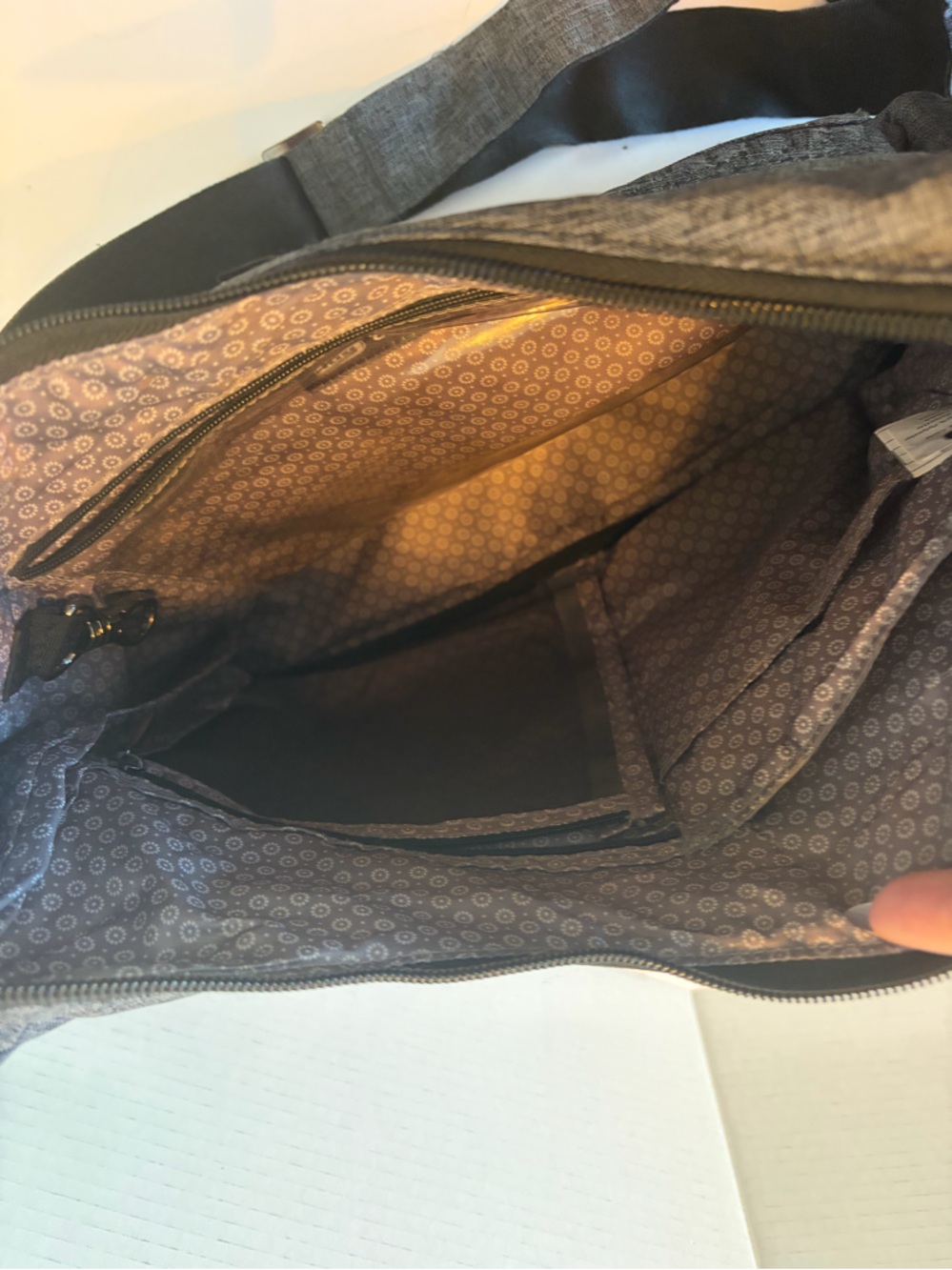Lug Camper crossbody bag - Picture 5 of 9